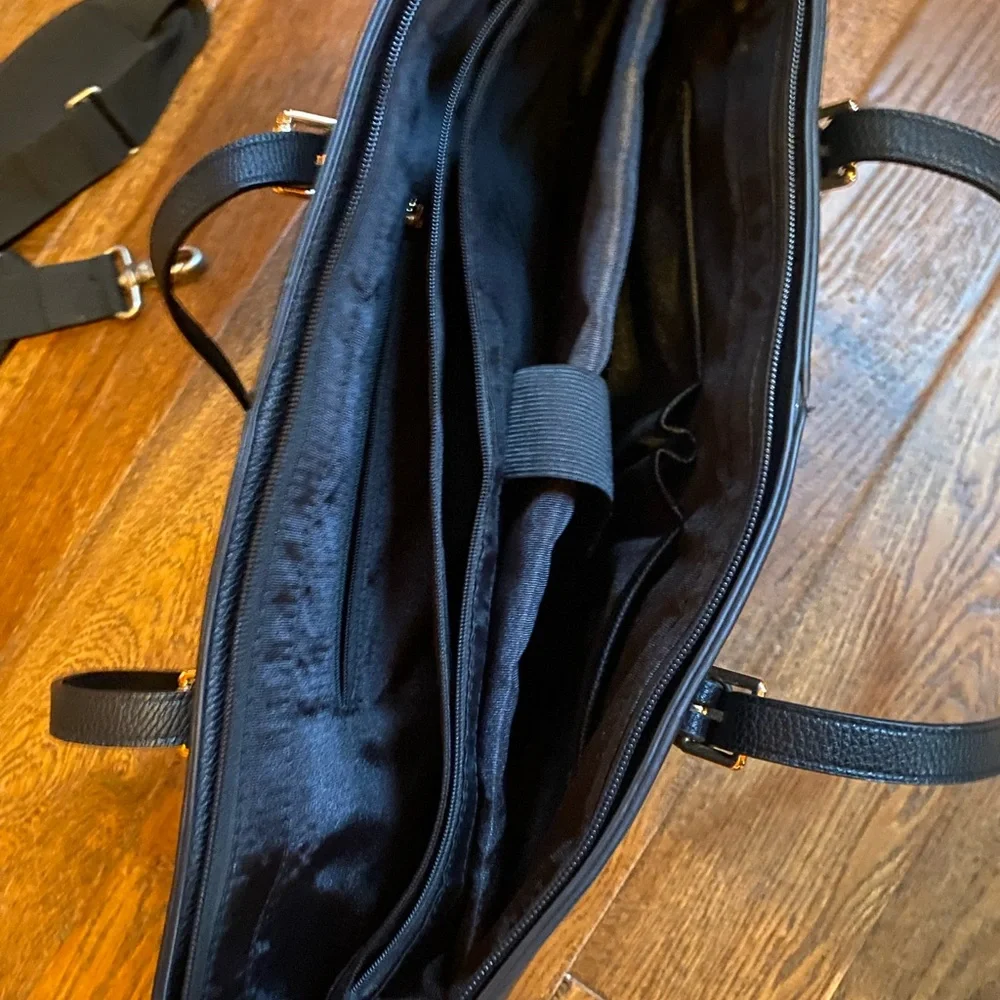 Laptop bag with shoulder strap